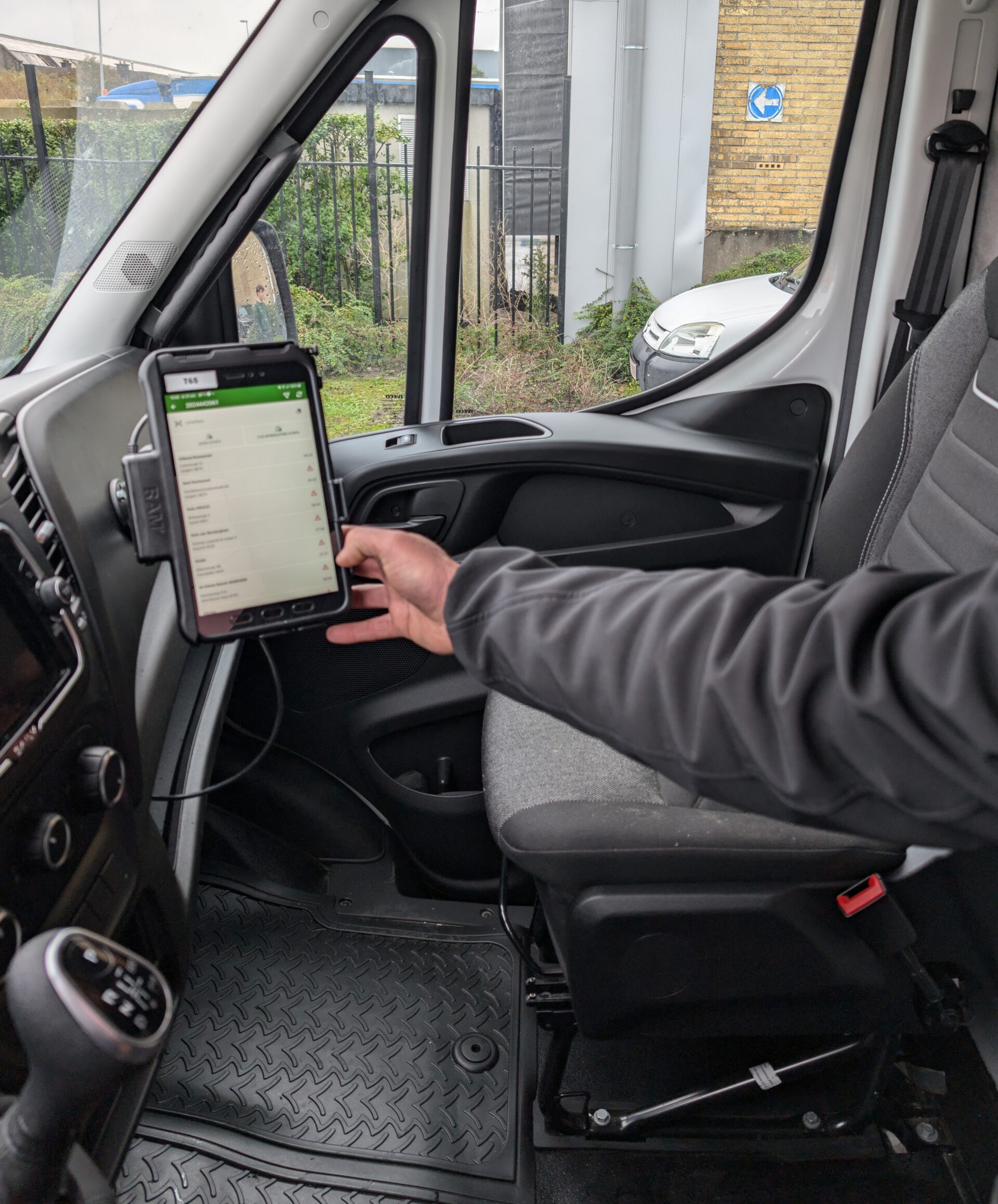 LIS Atruck app in vrachtwagen Claessens