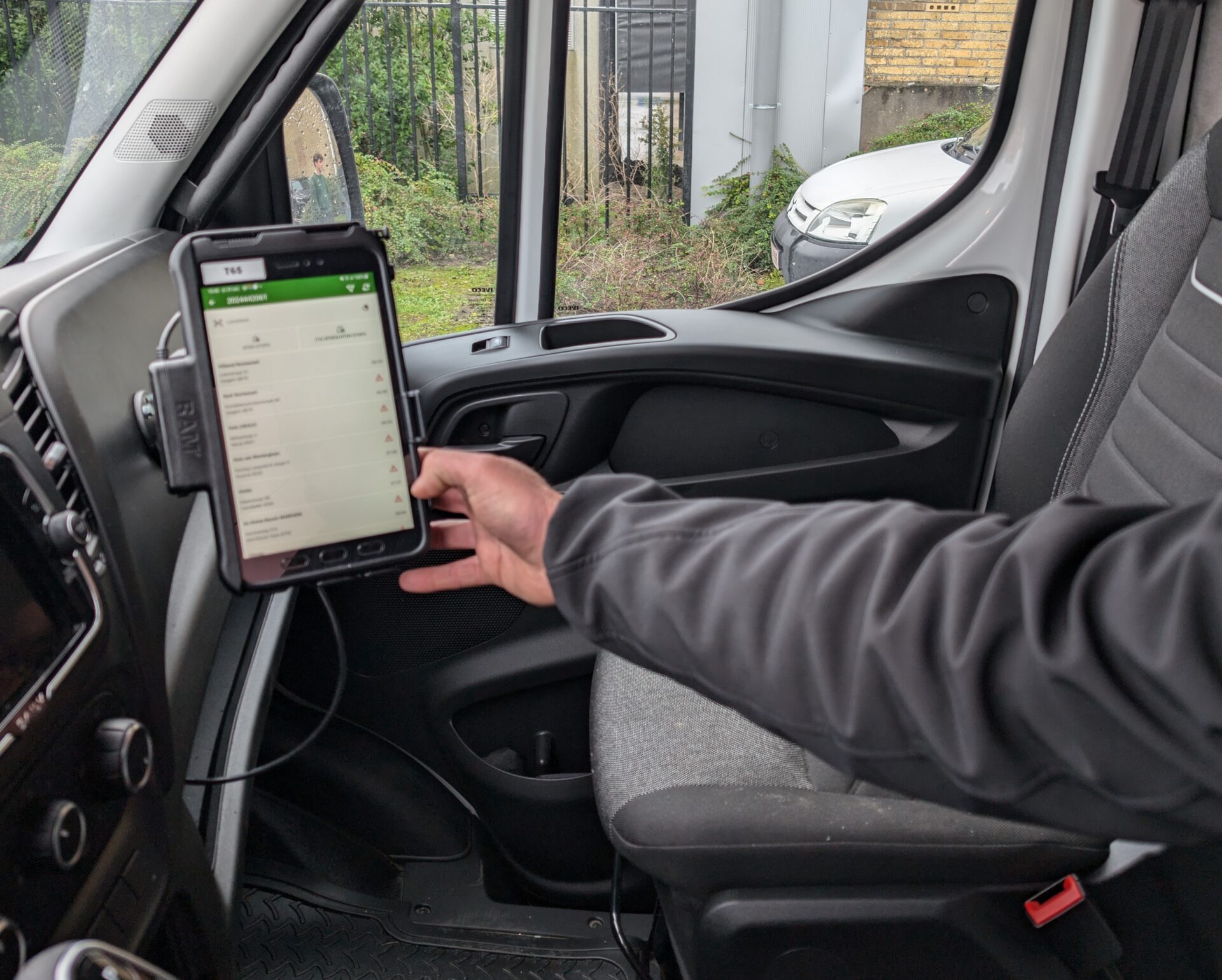 LIS Atruck vrachtwagen Claessens